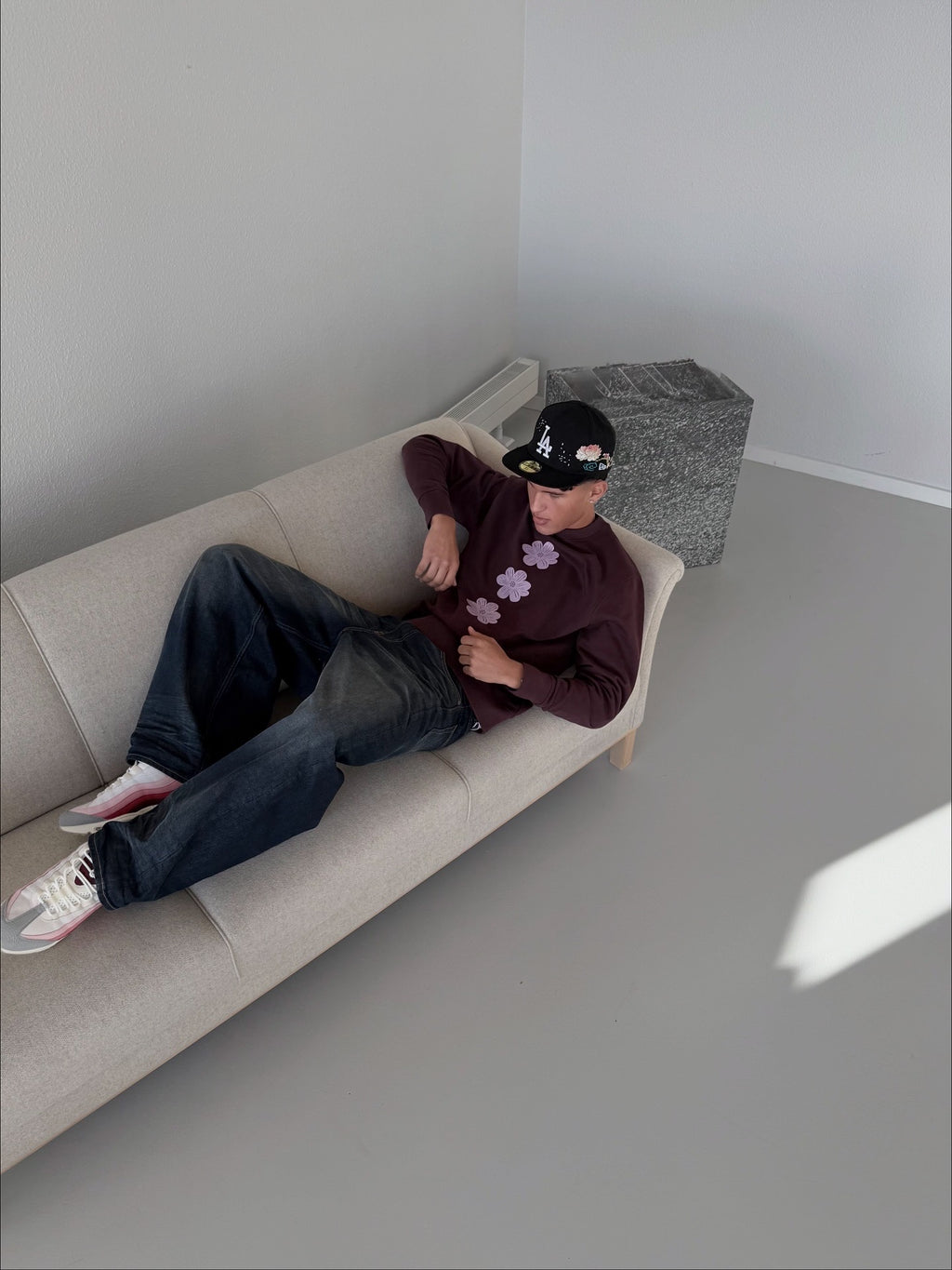 BLOMSTEN SWEATER - BORDEAUXRØD