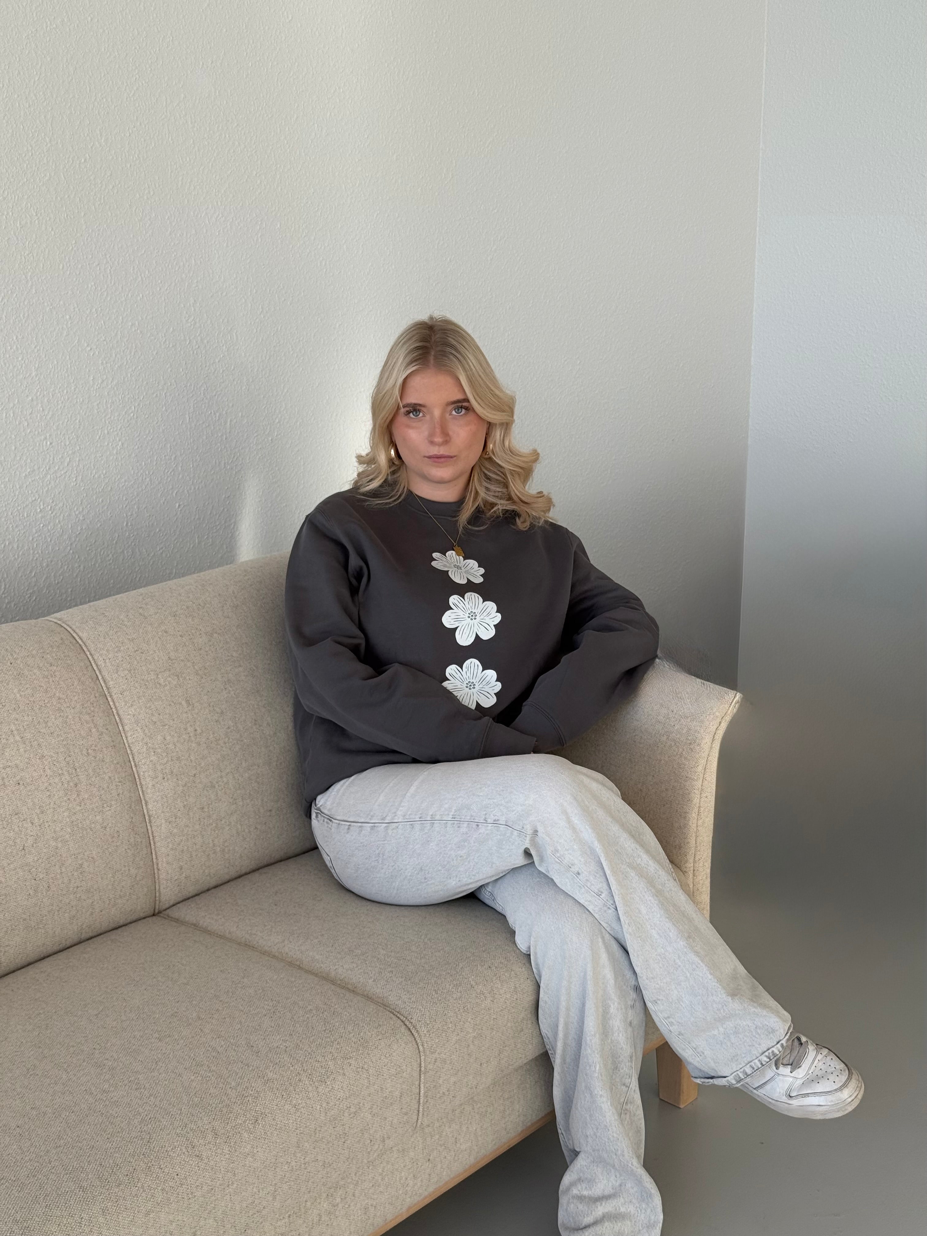 BLOMSTEN SWEATER - ANTHRACITE